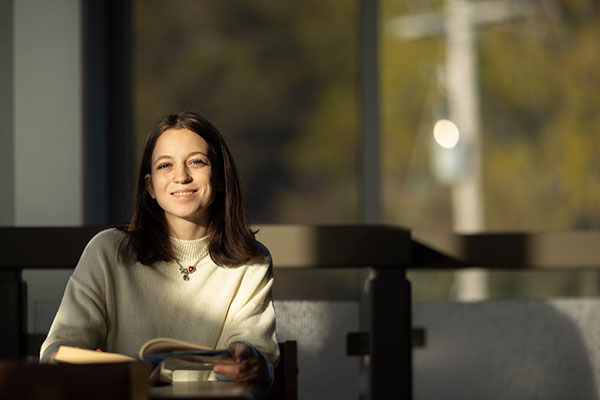 Student in library